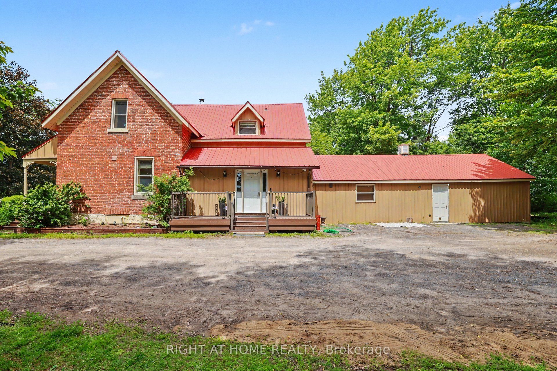 Photo 1 of 42 — 3548 Woodkilton Road, Constance Bay - Dunrobin - Kilmaurs - Woodlawn, ON K0A 3M0