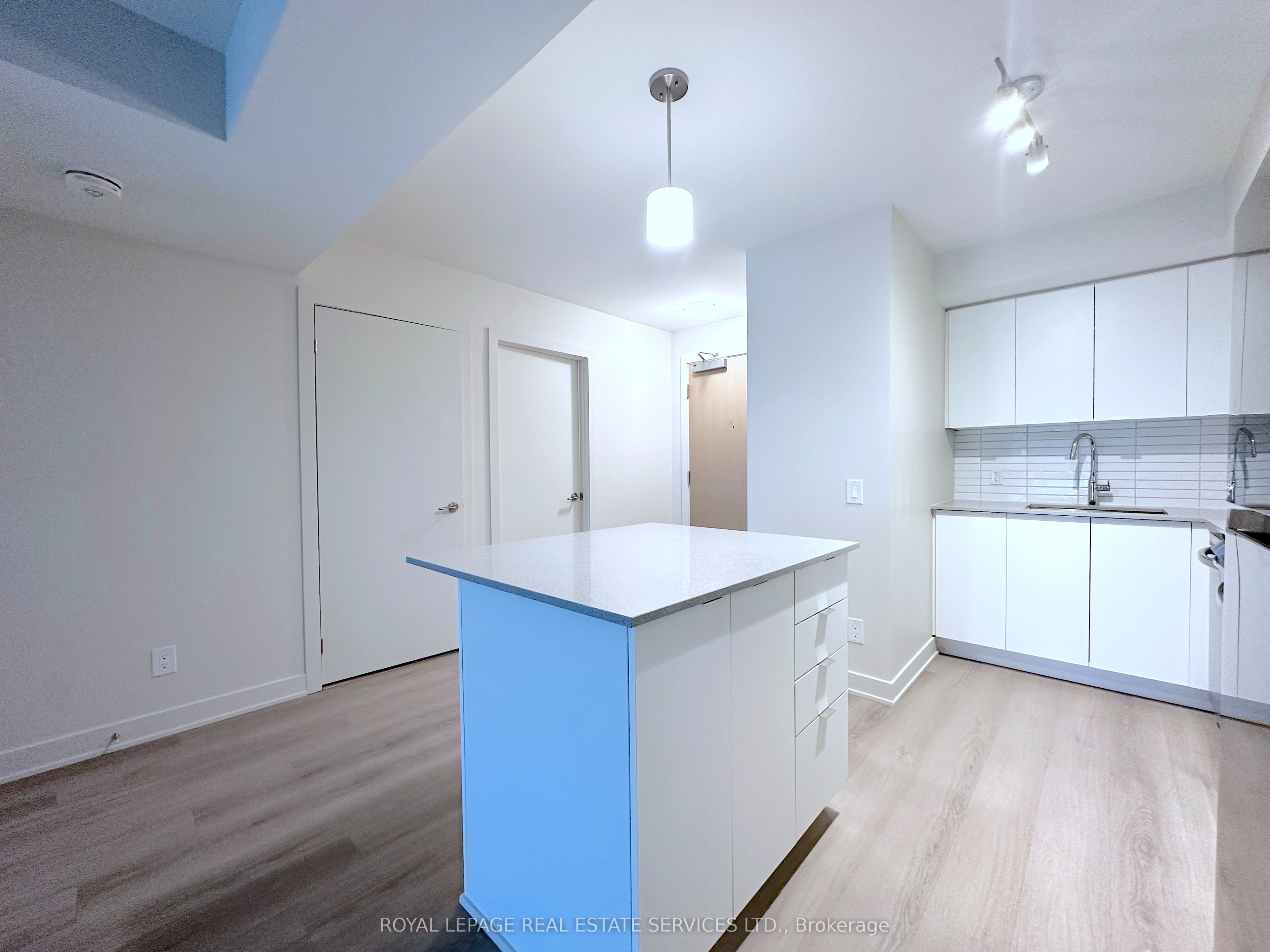 3385 Dundas Street W 410