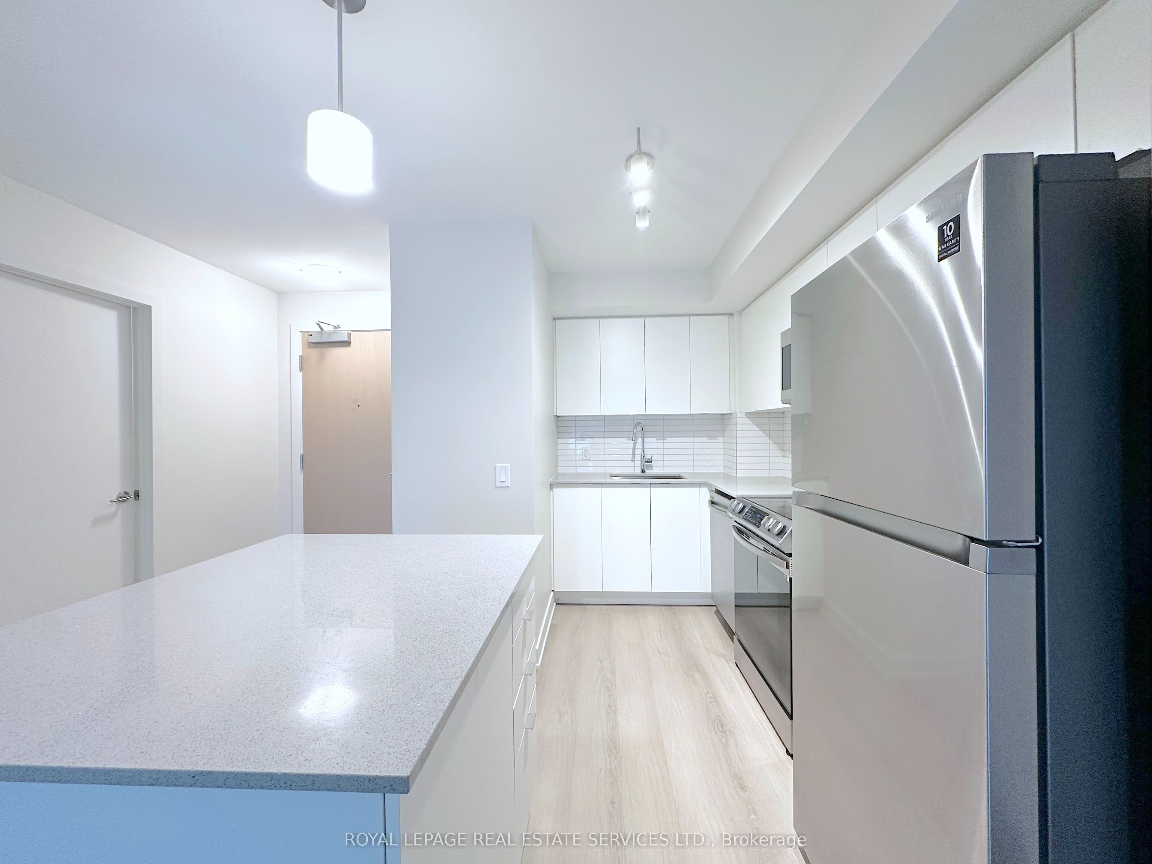 3385 Dundas Street W 410