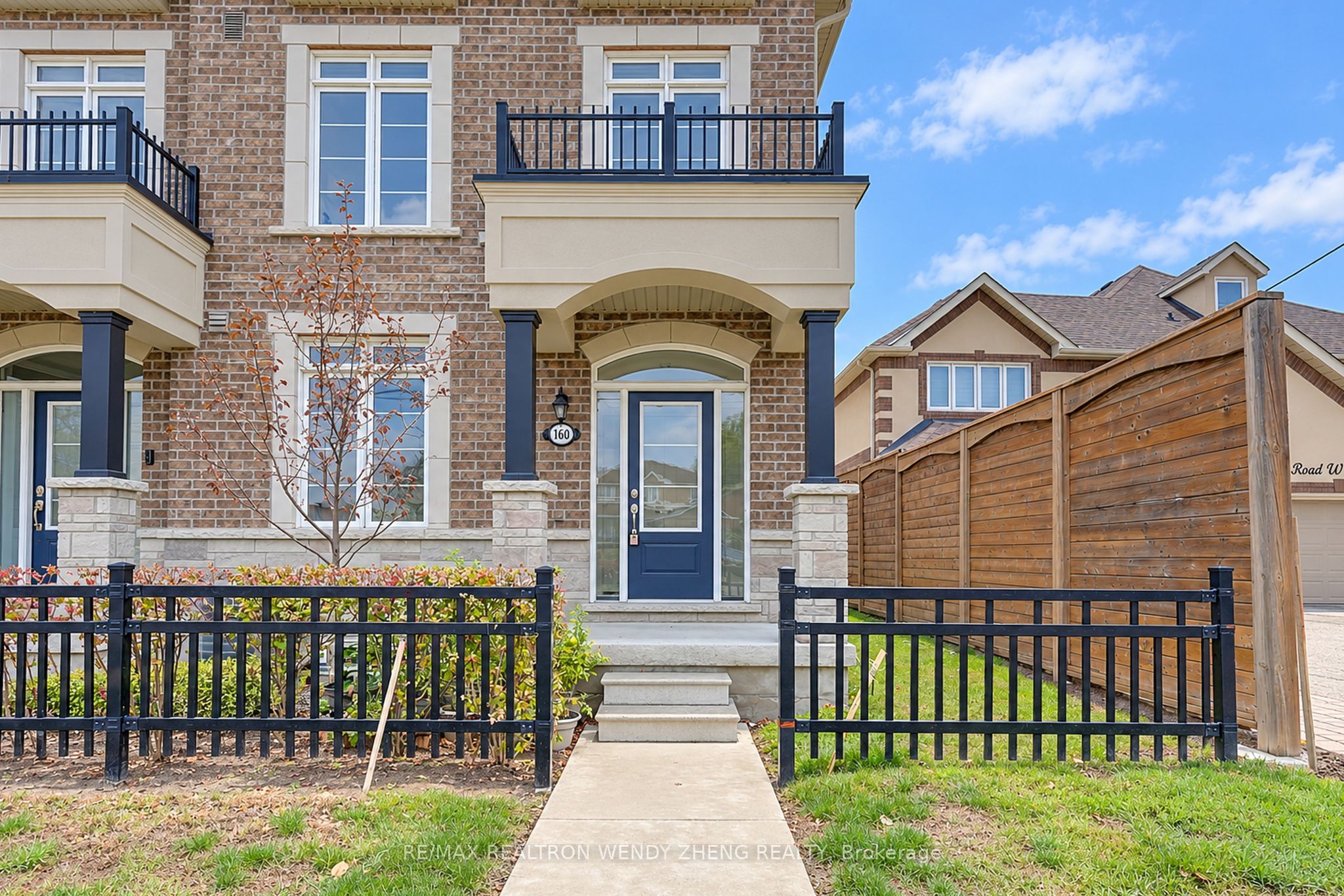 160 Elgin Mills Road W