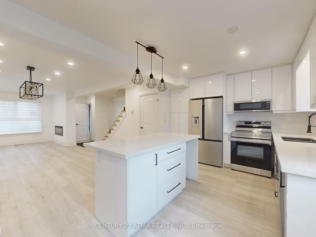 Photo of 189 Springhead Gardens N/A #9, Richmond Hill, ON L4C 5C7 (MLS # N12571272)