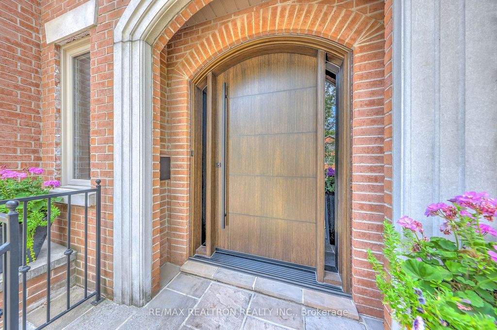 Photo of 535 Brookdale Avenue, Toronto, ON M5M 1S1 (MLS # C12414986)