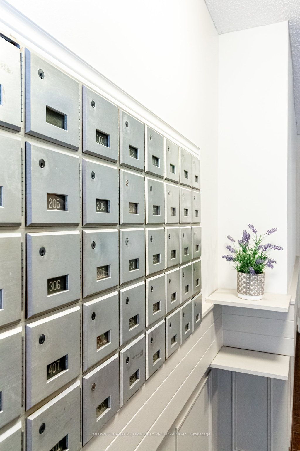 Photo of 23 Main Street #205, Hamilton, ON L9H 2P7 (MLS # X12613822)