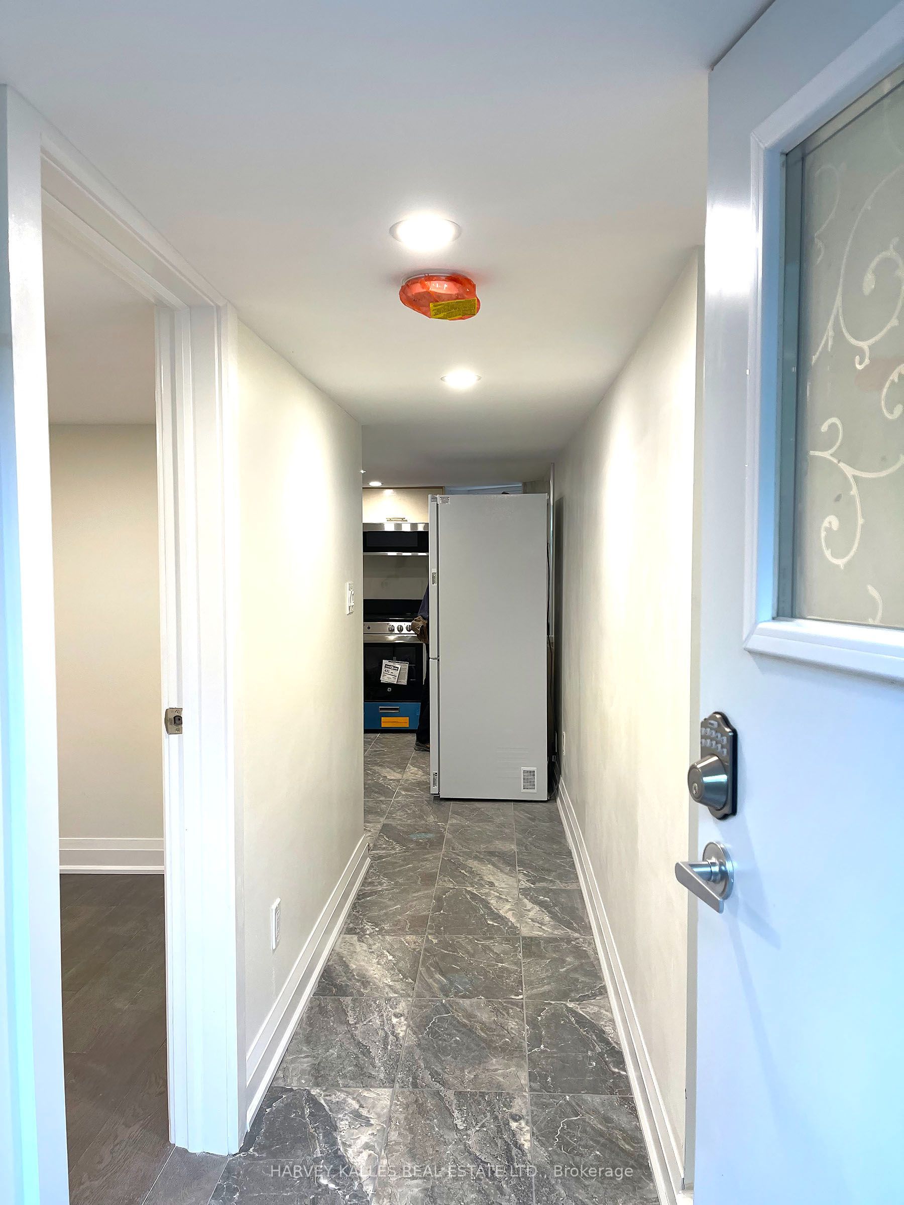 488 Lansdowne Avenue Lower