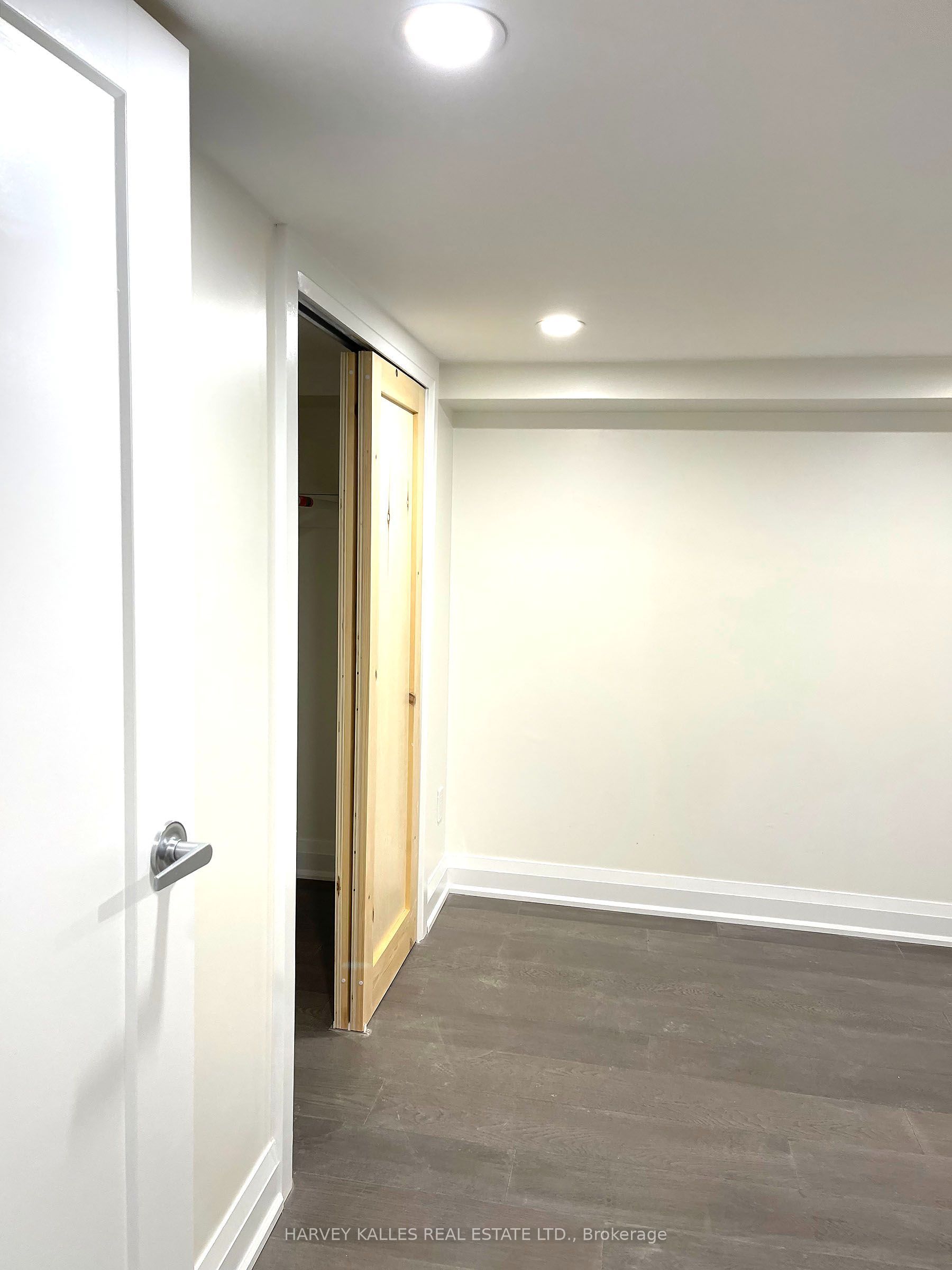 488 Lansdowne Avenue Lower
