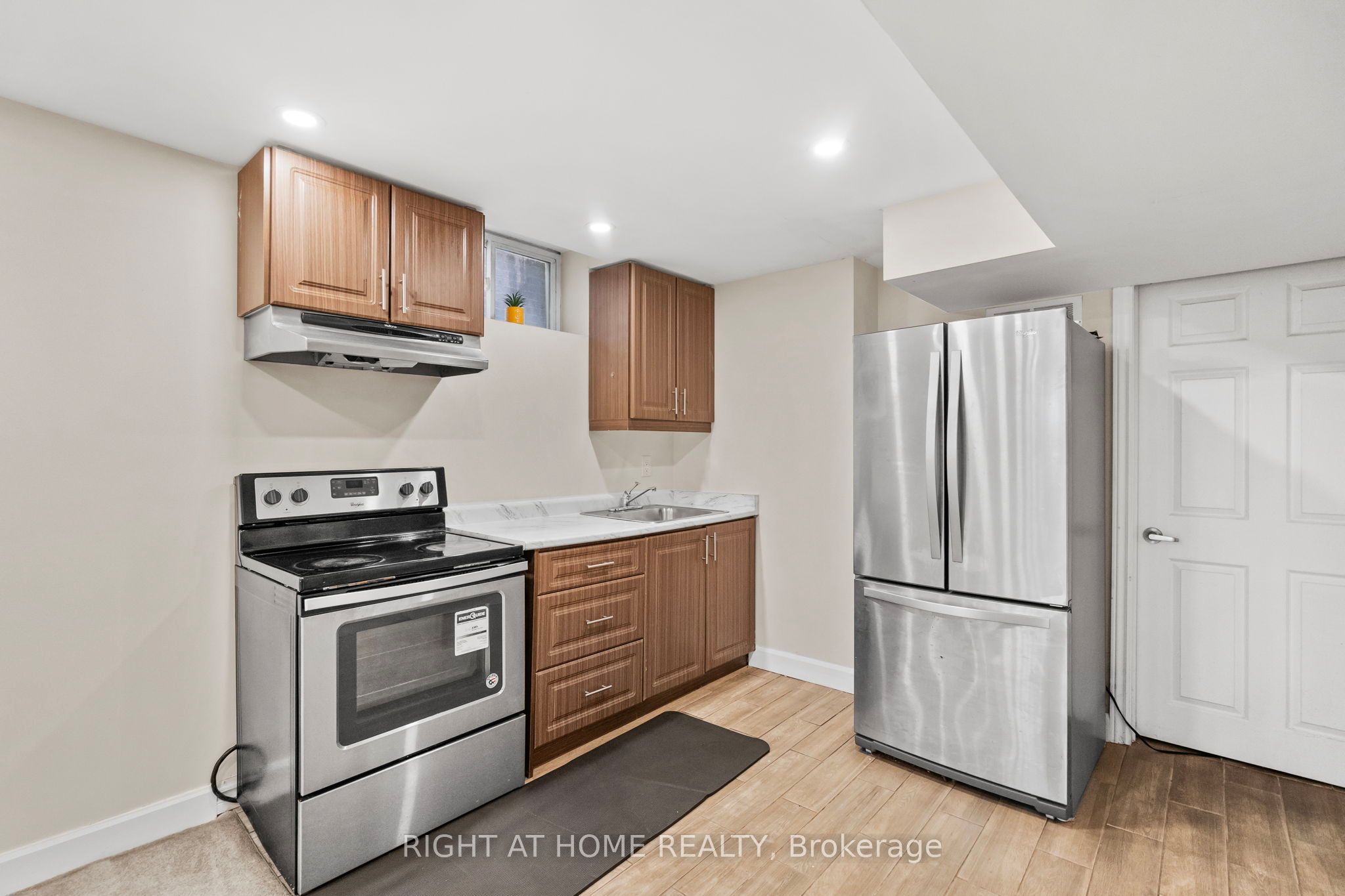 2064 Glenada Crescent BSMNT