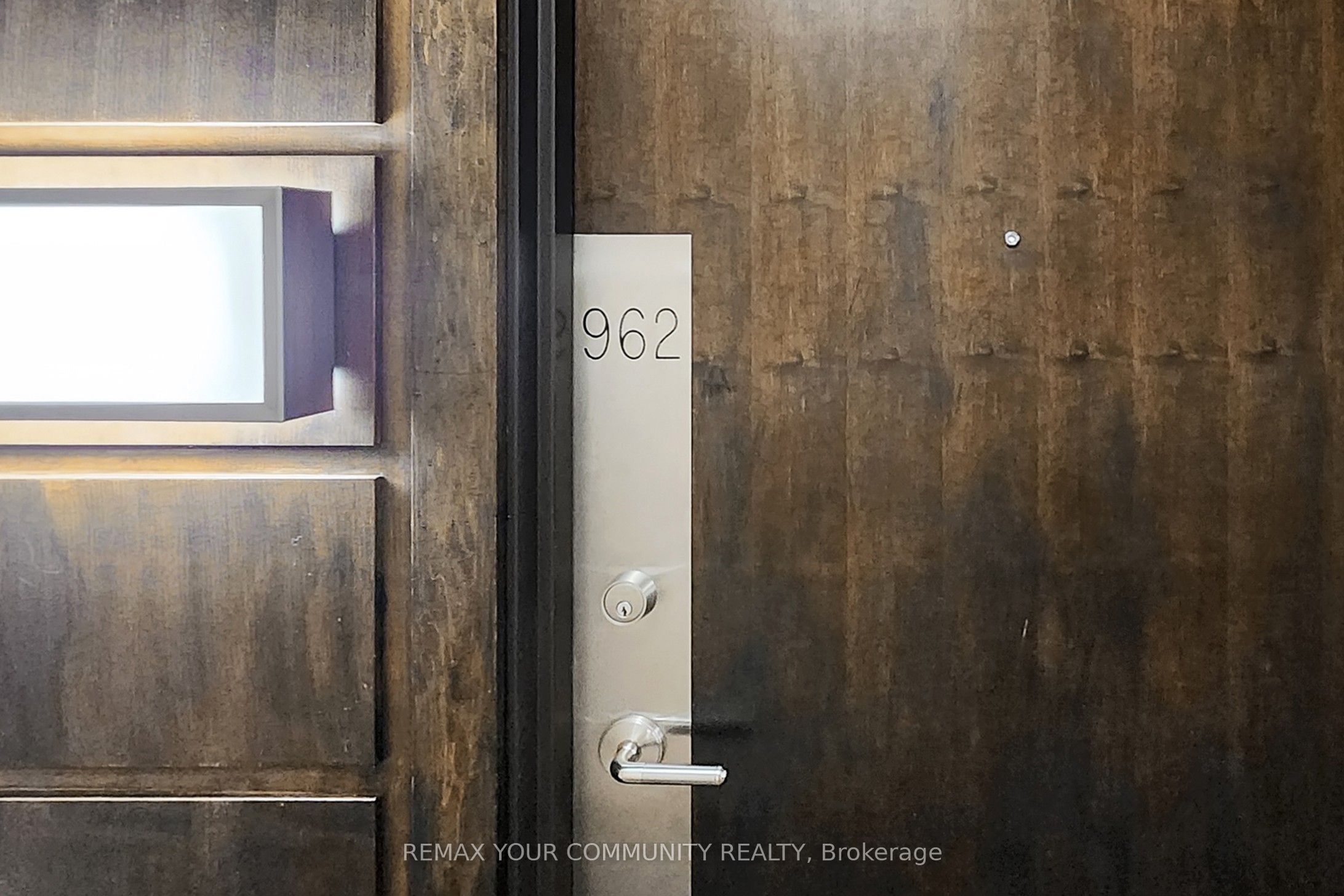 23 Cox Boulevard 962