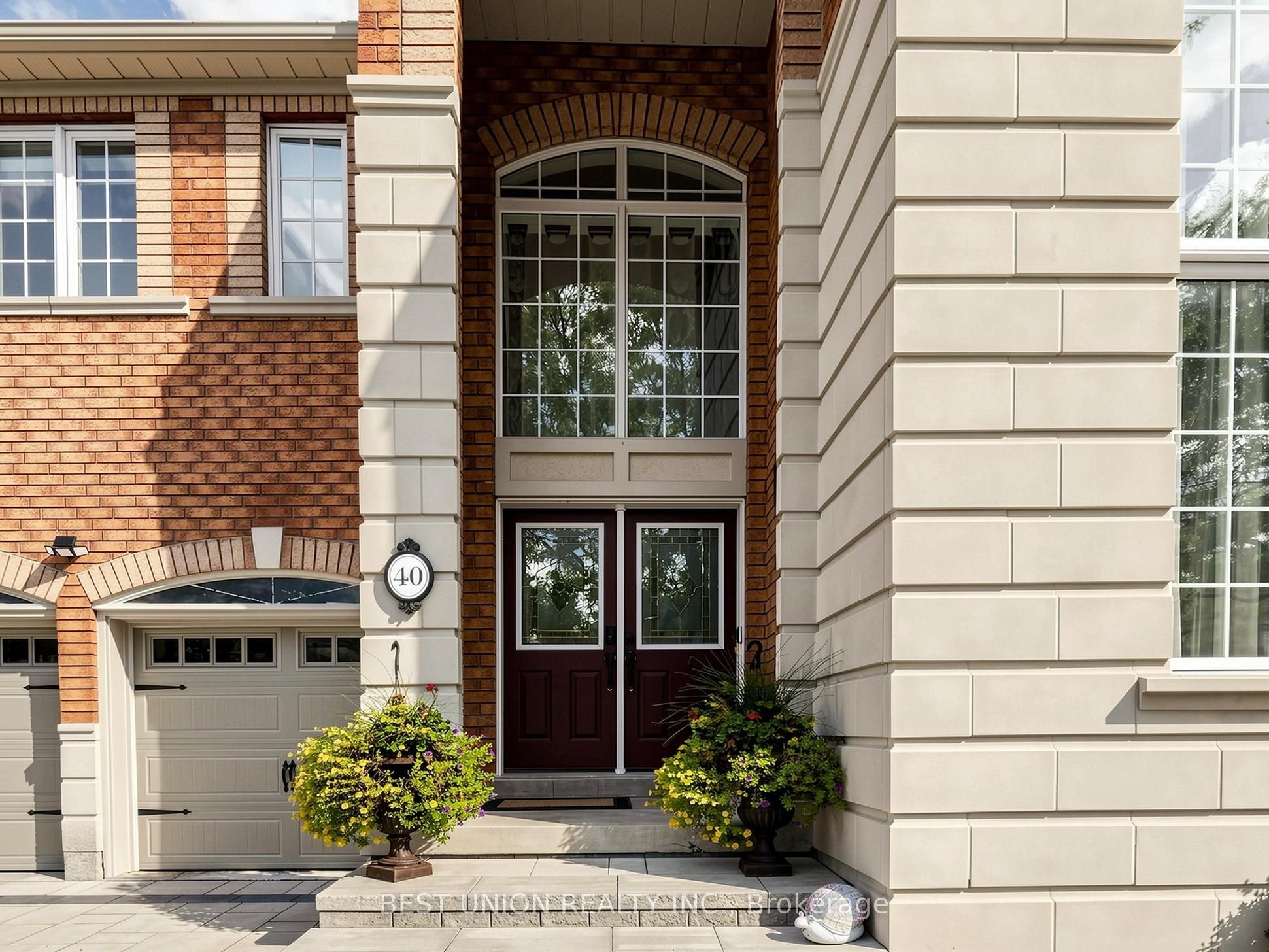 40 Gemini Crescent