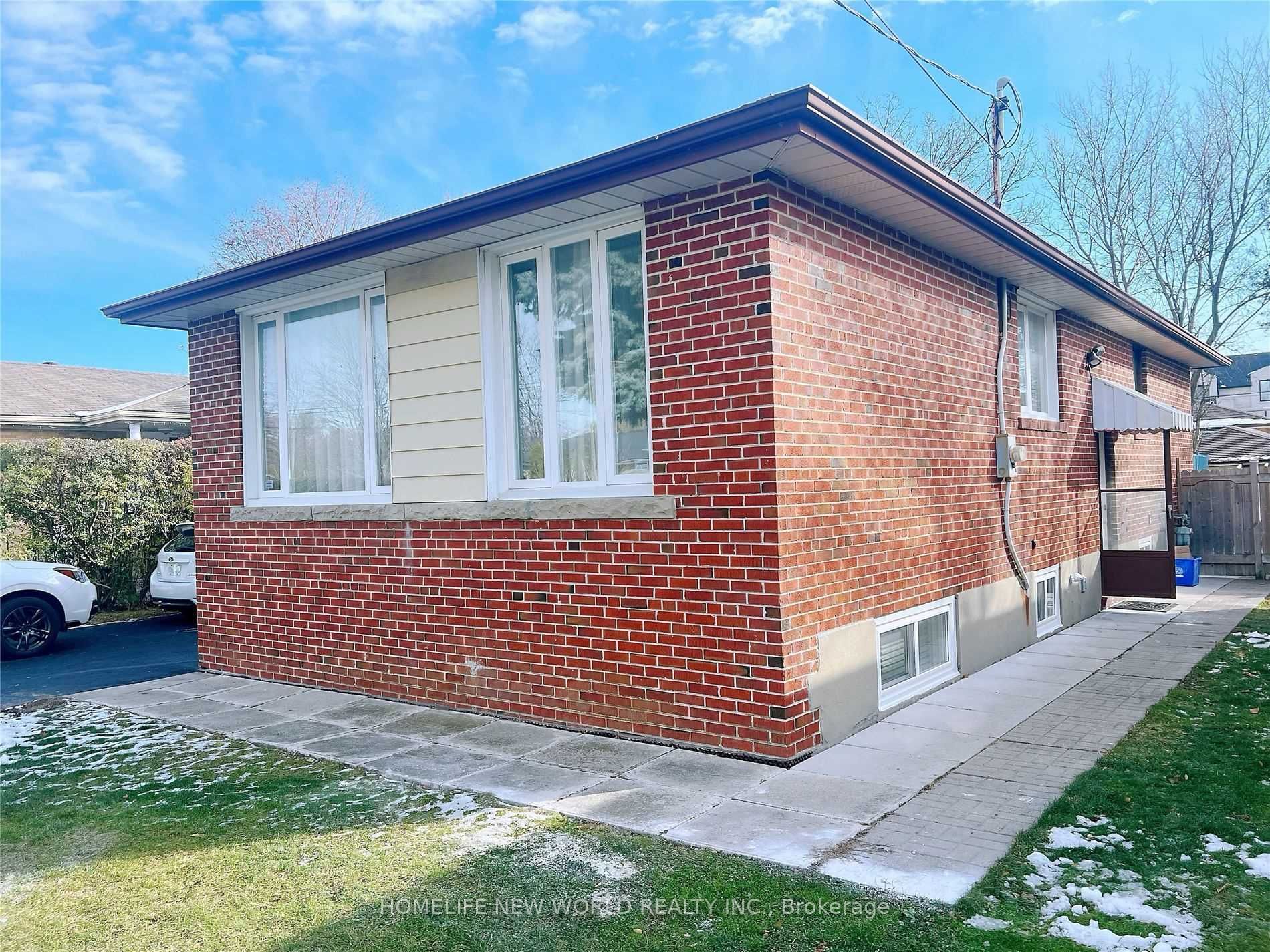 438 Fernleigh Circle N Bsmt