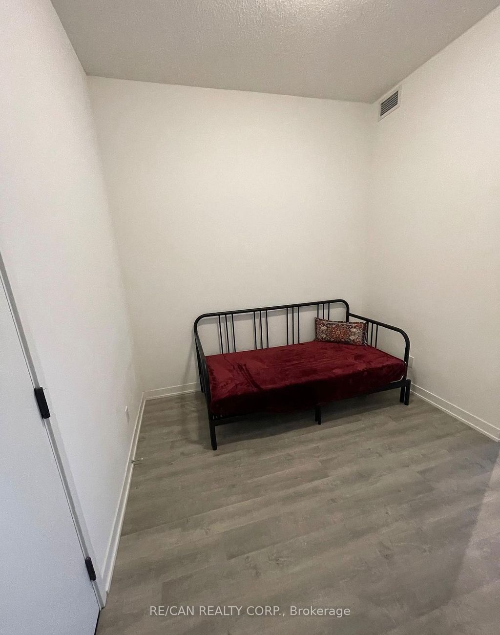 Photo of 292 VERDALE Crossing #(BUILDING B) UNIT 10, Markham, ON L6G 0H6 (MLS # N12855346)