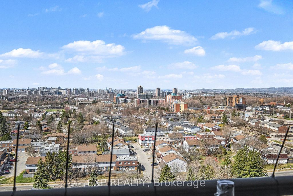 Photo of 665 Bathgate Drive #1801, Overbrook - Castleheights and Area, ON K1K 3Y4 (MLS # X13044980)