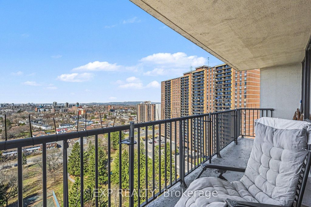 Photo of 665 Bathgate Drive #1801, Overbrook - Castleheights and Area, ON K1K 3Y4 (MLS # X13044980)