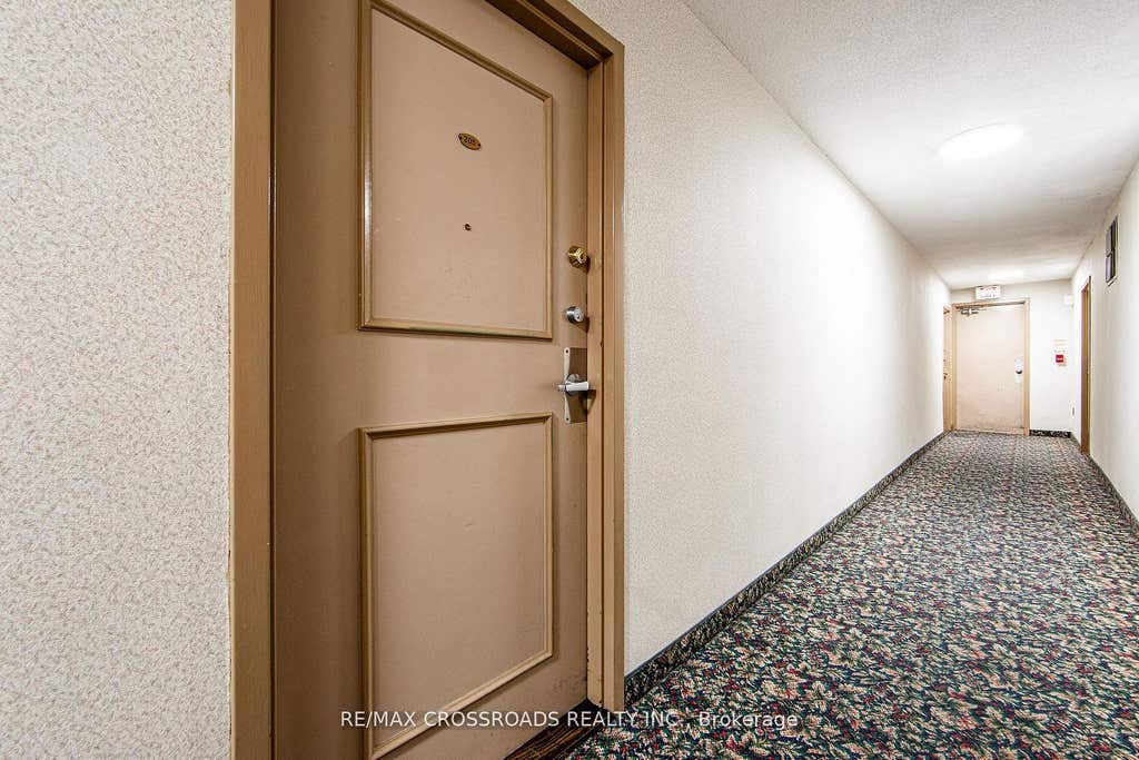 Photo of 5 Shady Golfway #205, Toronto, ON M3C 3A5 (MLS # C13687506)