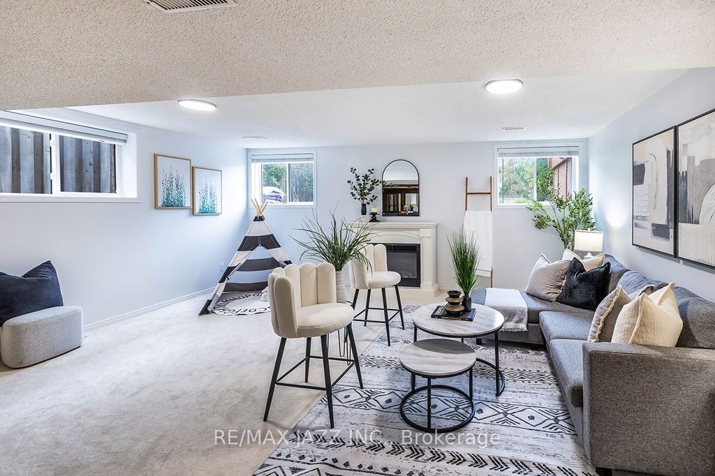 Photo of 875 Beatrice Street E, Oshawa, ON L1K 2H8 (MLS # E12452463)