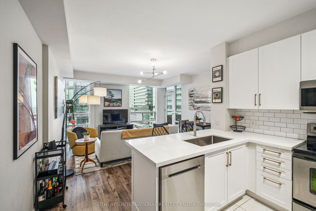Photo of 88 Broadway Avenue #708, Toronto, ON M4P 0A5 (MLS # C12641100)