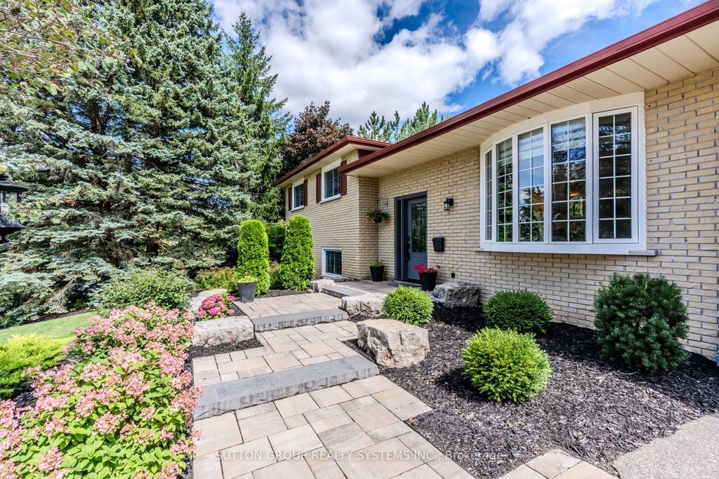 Photo of 17 William Rex Crescent, Erin, ON N0B 1T0 (MLS # X12655314)