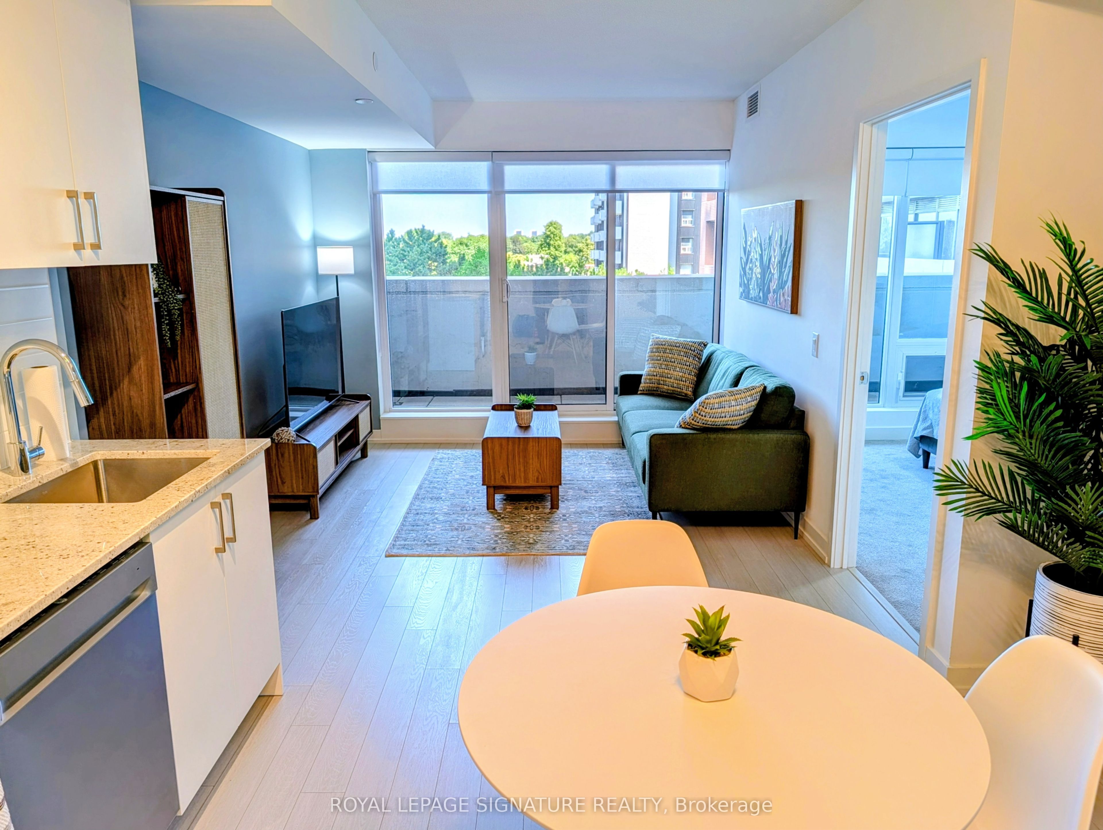 4010 Eglinton Avenue W 509
