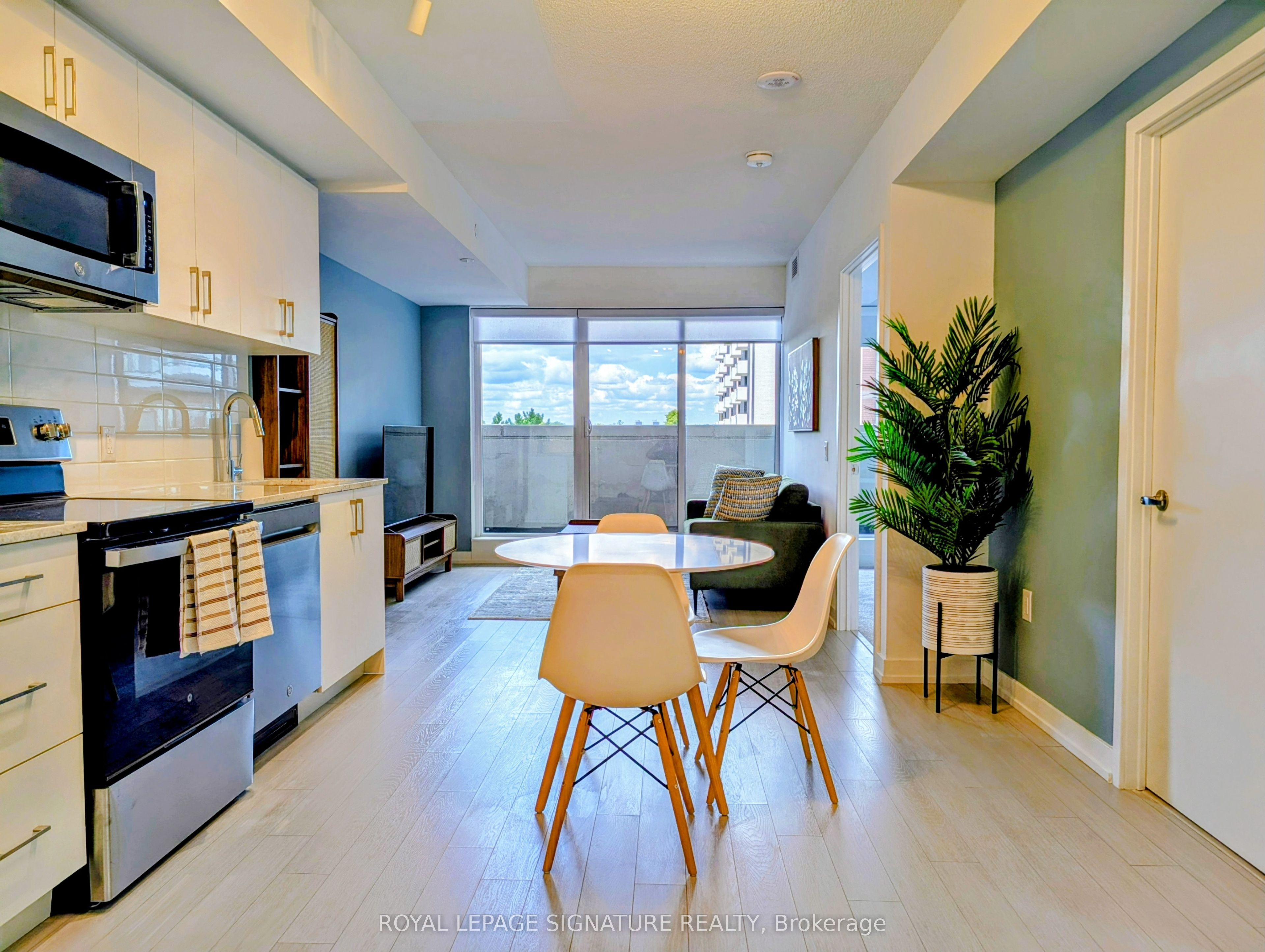 4010 Eglinton Avenue W 509