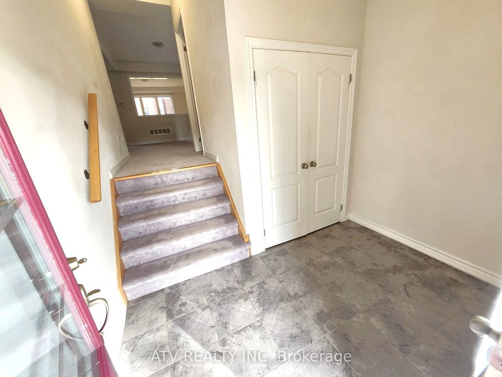 Photo of 1909 Don White Court, Oshawa, ON L1H 8L7 (MLS # E12707462)