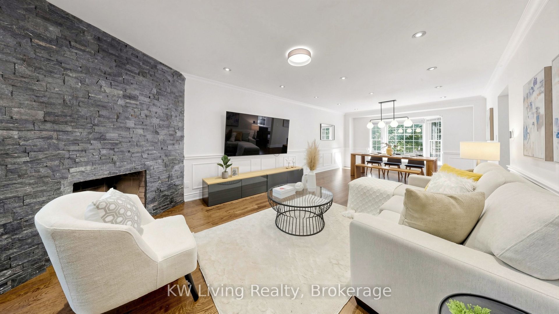 4251 Lastrada Heights