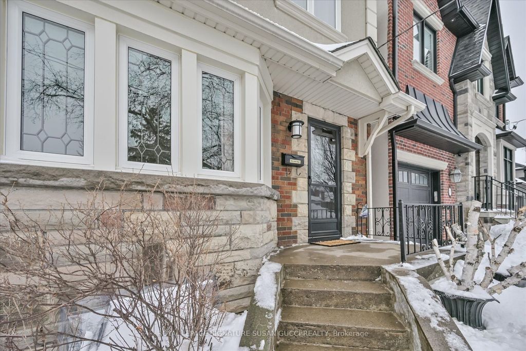 Photo of 8 Fairside Avenue, Toronto, ON M4C 3G9 (MLS # E12803156)