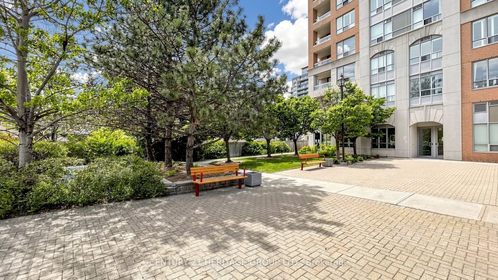 Photo of 9 Northern Hts Drive #707, Richmond Hill, ON L4B 4M5 (MLS # N13172738)