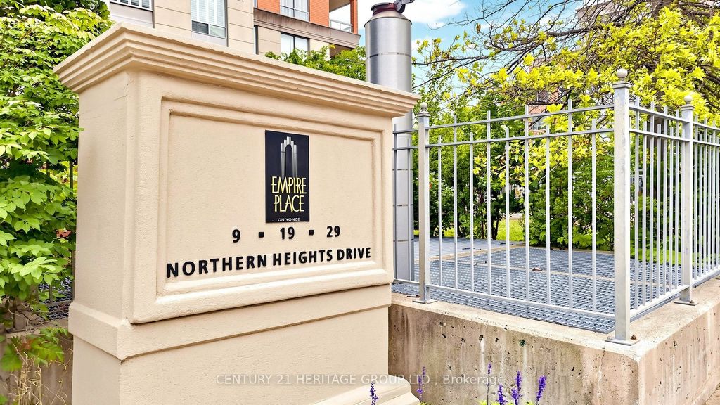 Photo of 9 Northern Hts Drive #707, Richmond Hill, ON L4B 4M5 (MLS # N13172738)