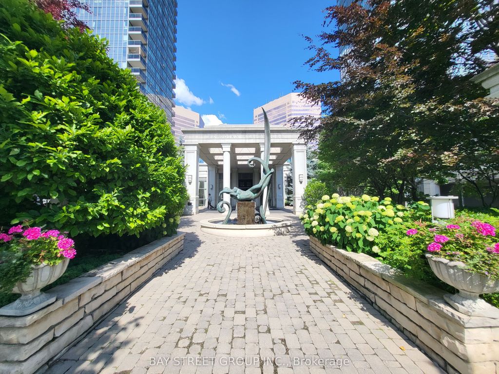 Photo of 15 Greenview Avenue #1413, Toronto, ON M2M 4M7 (MLS # C12629084)