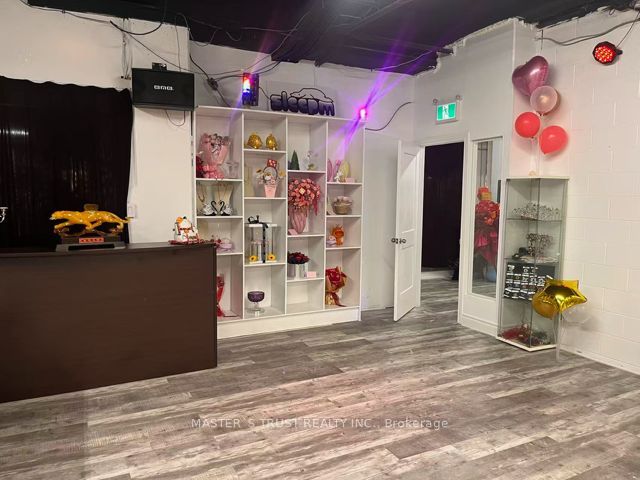 222 Spadina Avenue C1 & C2