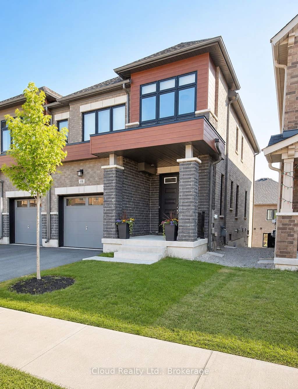 Photo of 98 Bearberry Road, Springwater, ON L9X 2C9 (MLS # S13545936)