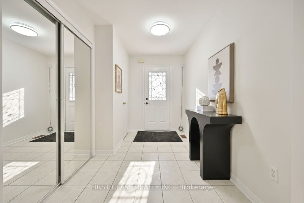 Photo of 747 Joe Persechini Drive, Newmarket, ON L3X 2S6 (MLS # N12774076)