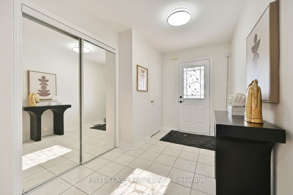 Photo of 747 Joe Persechini Drive, Newmarket, ON L3X 2S6 (MLS # N12774076)