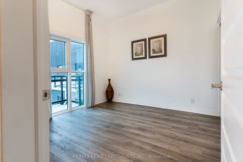 102 Grovewood Common 634 Oakville ON L6H 0X2