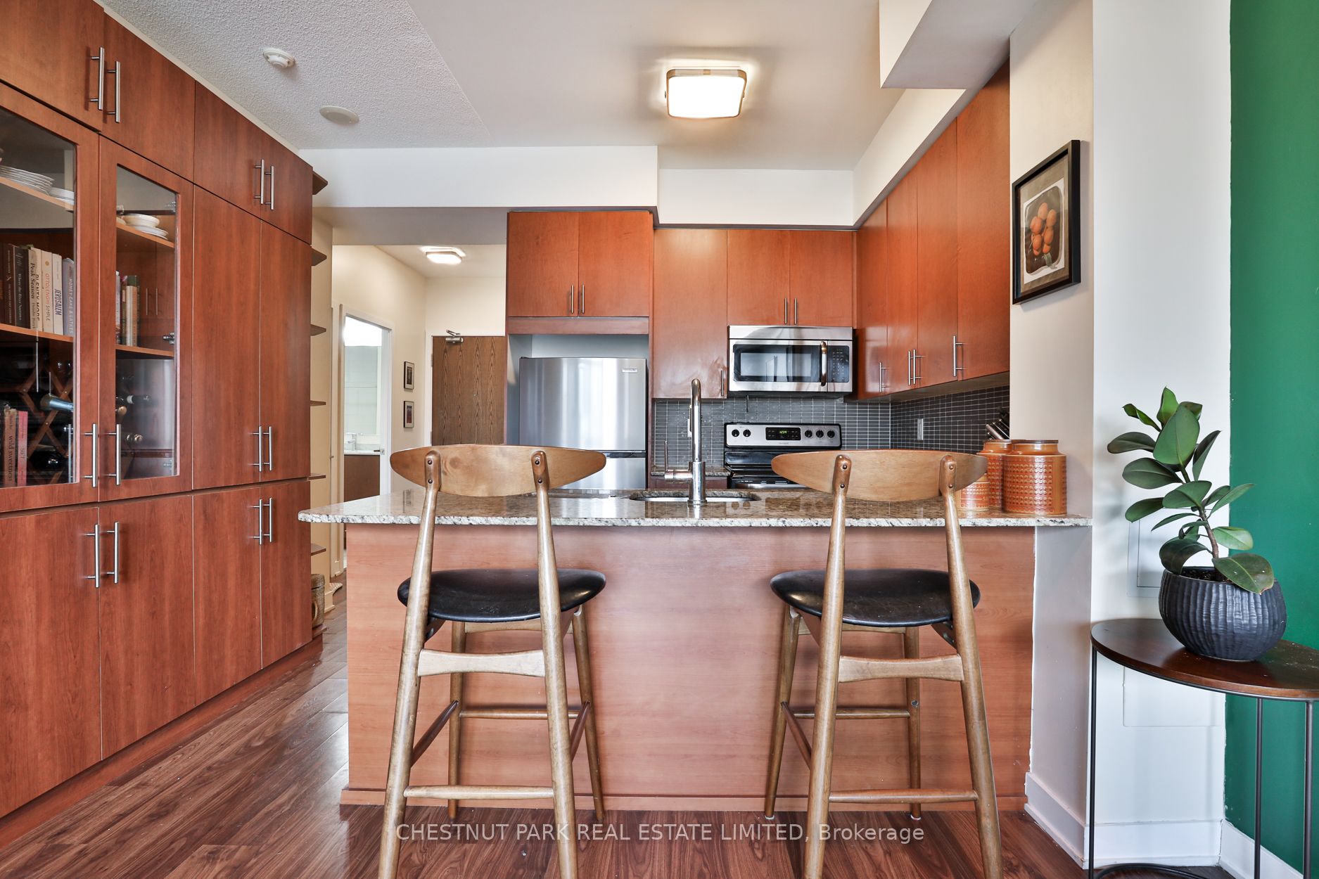 260 Sackville Street 208