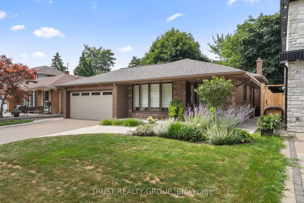 Photo of 18 Deanecrest Road, Toronto, ON M9B 5W4 (MLS # W12434201)