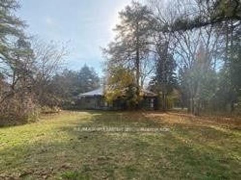 52 Proctor Avenue Markham ON L3T 1M5