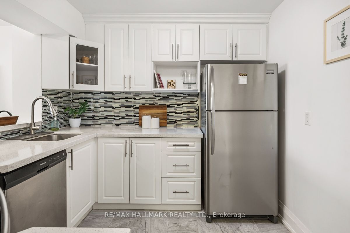 326 Major Mackenzie Drive E 511