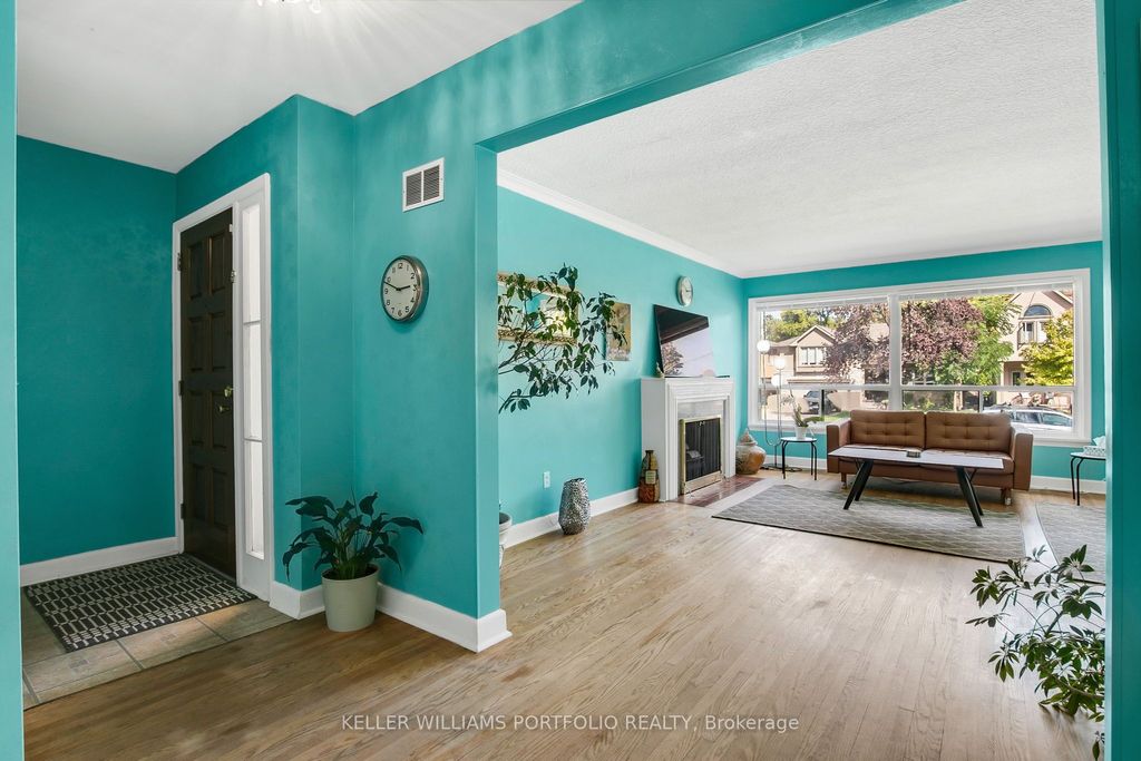 Photo of 106 Botfield Avenue, Toronto, ON M9B 4E5 (MLS # W12438310)