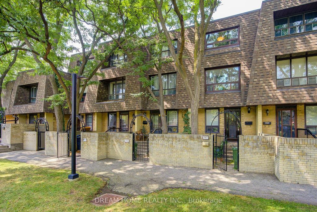 Photo of 74 Upper Canada Drive #6, Toronto, ON M2P 2A3 (MLS # C12417953)