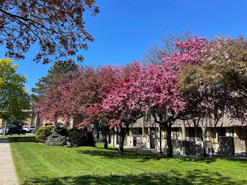 Photo of 74 Upper Canada Drive #6, Toronto, ON M2P 2A3 (MLS # C12417953)