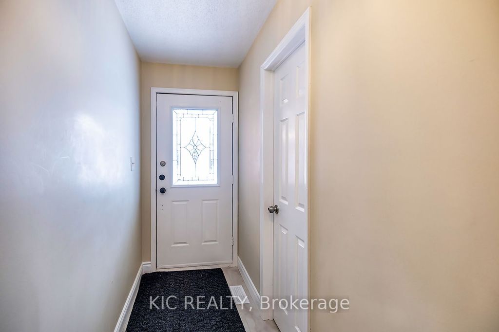 Photo of 16 Turnberry Crescent, Clarington, ON L1E 1A6 (MLS # E12778672)