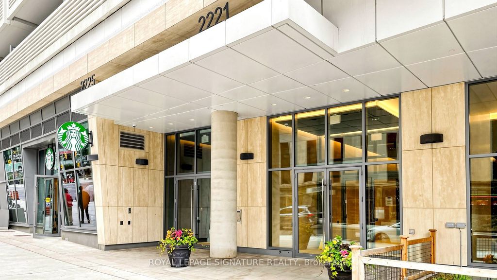 Photo of 2221 Yonge Street #1011, Toronto, ON M4S 0B8 (MLS # C13207860)