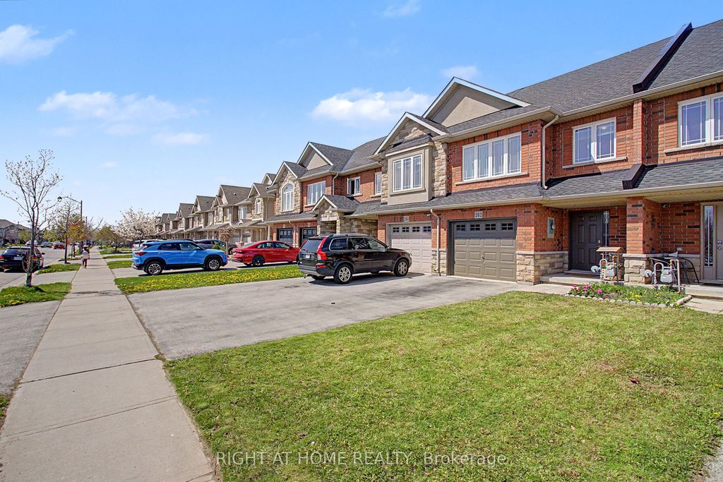 Photo of 262 Pinehill Drive, Hamilton, ON L0R 1P0 (MLS # X13094026)