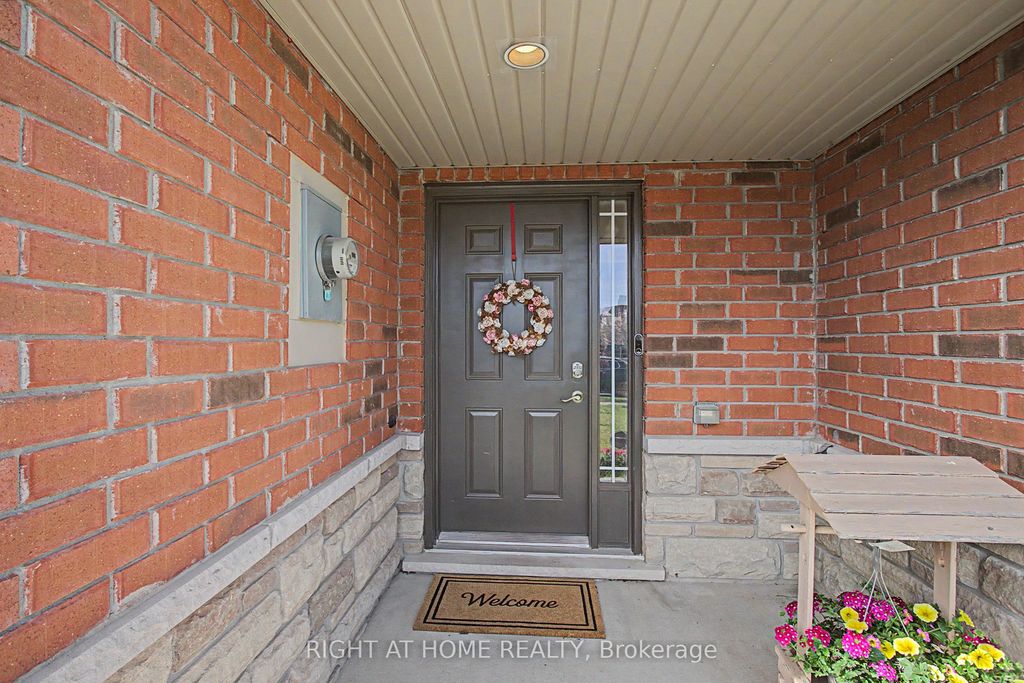 Photo of 262 Pinehill Drive, Hamilton, ON L0R 1P0 (MLS # X13094026)