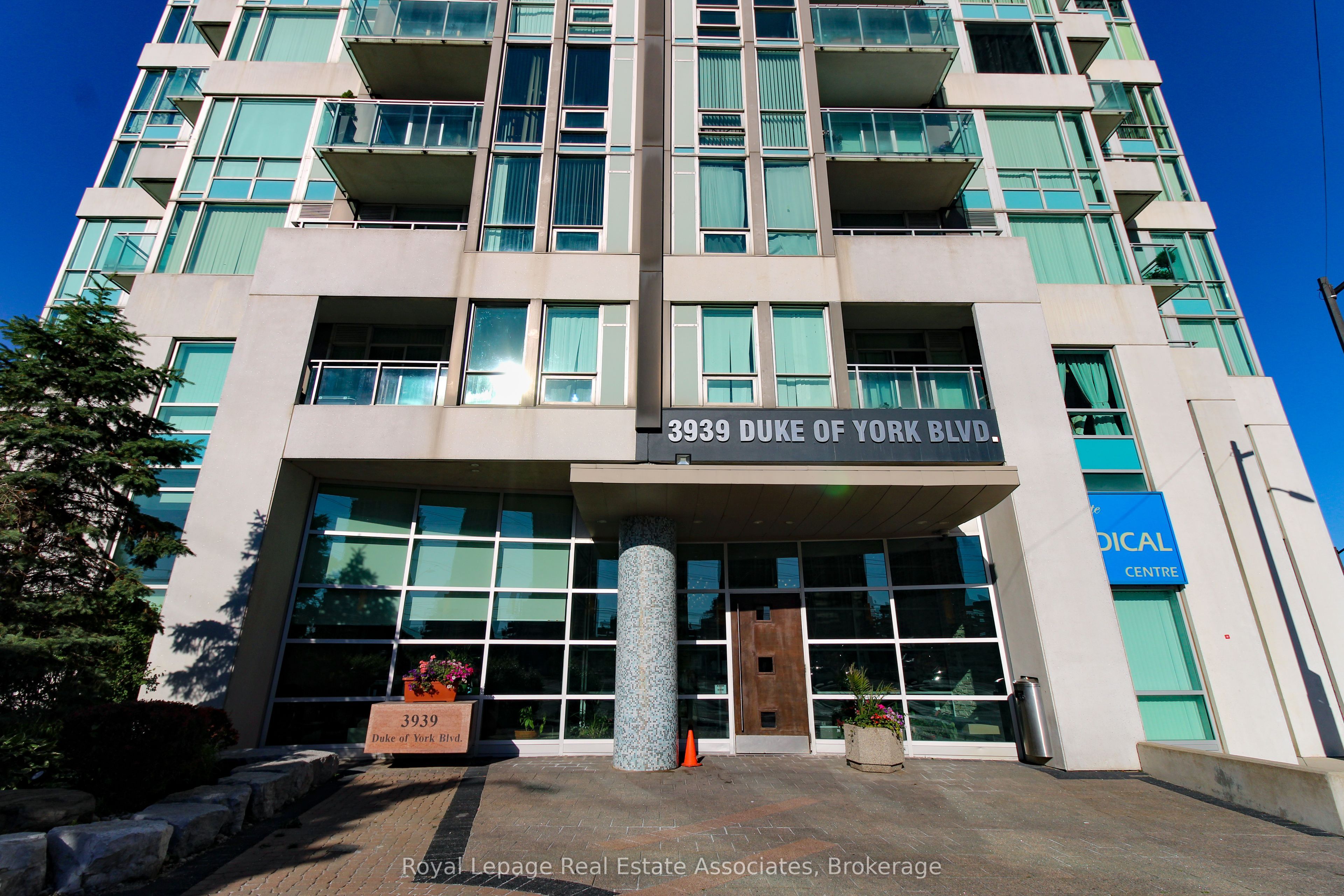 3939 Duke Of York Boulevard 2208