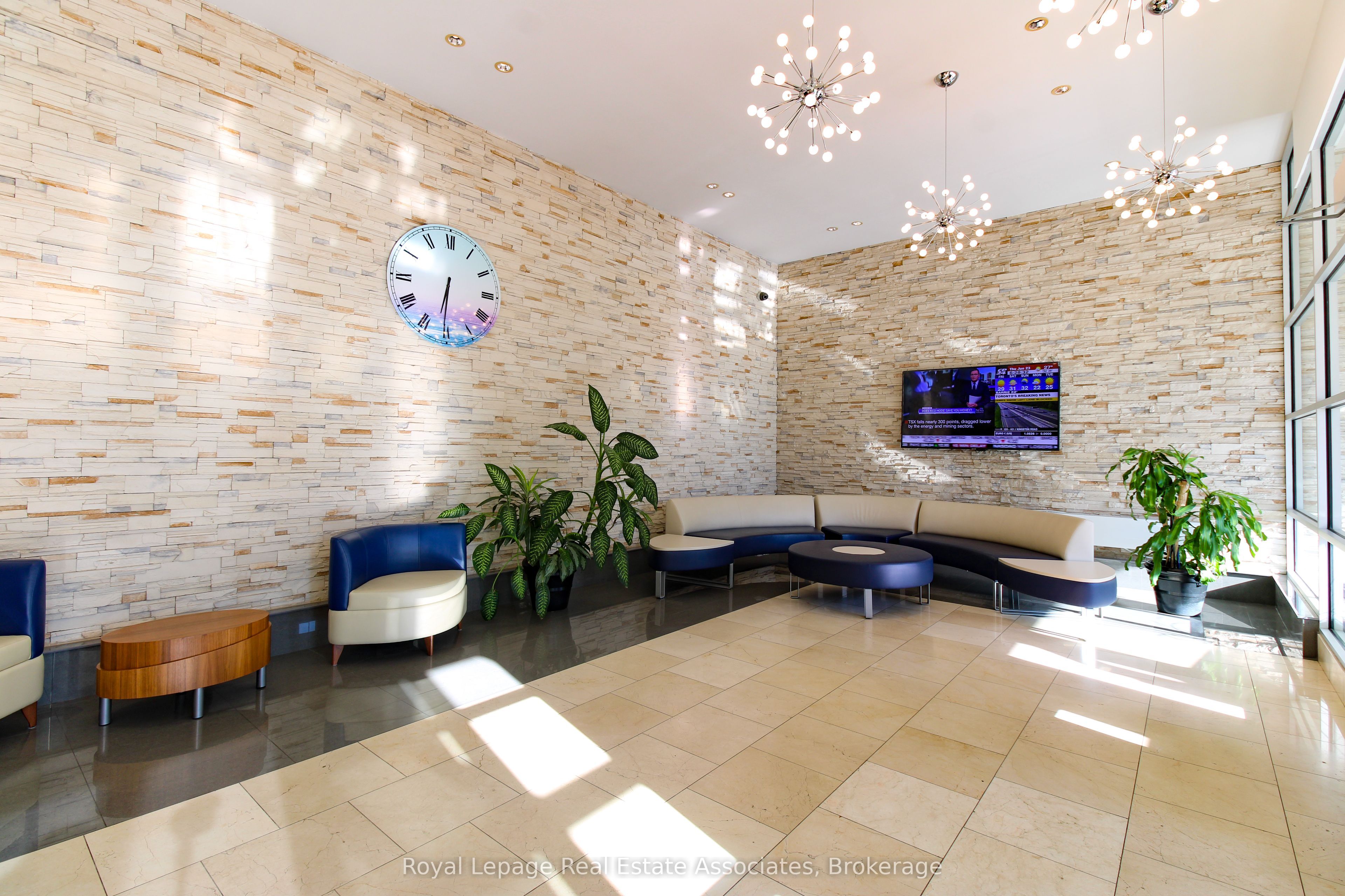 3939 Duke Of York Boulevard 2208