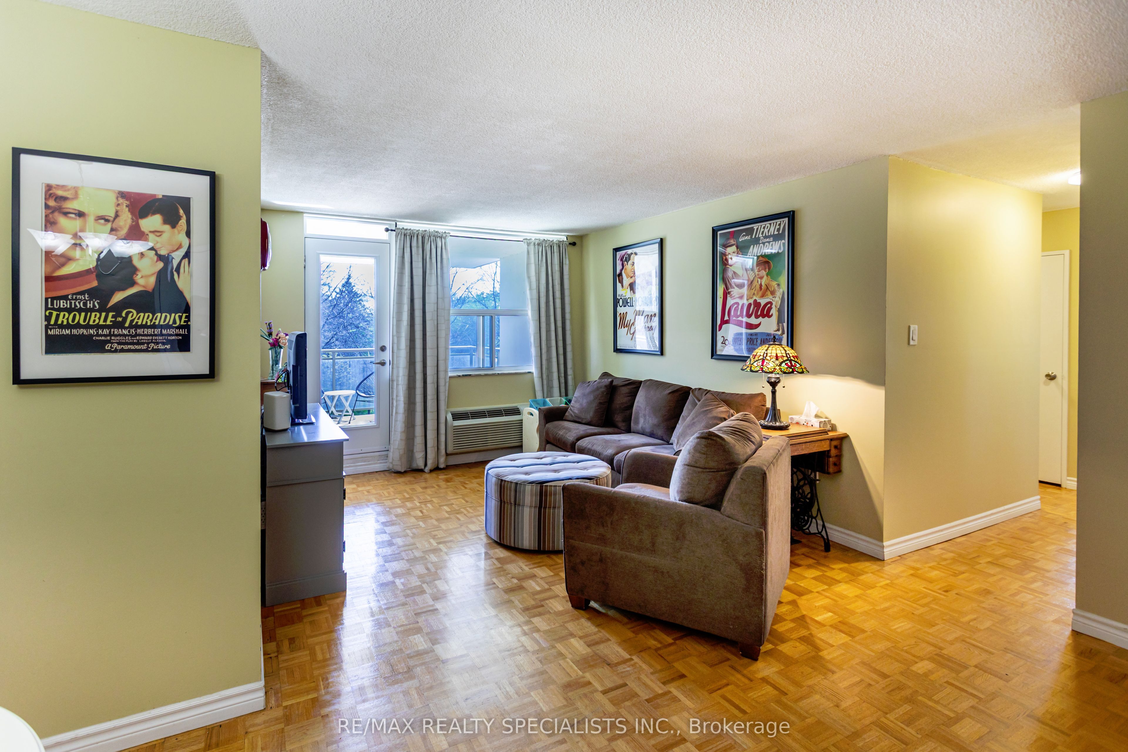 966 Inverhouse Drive 402