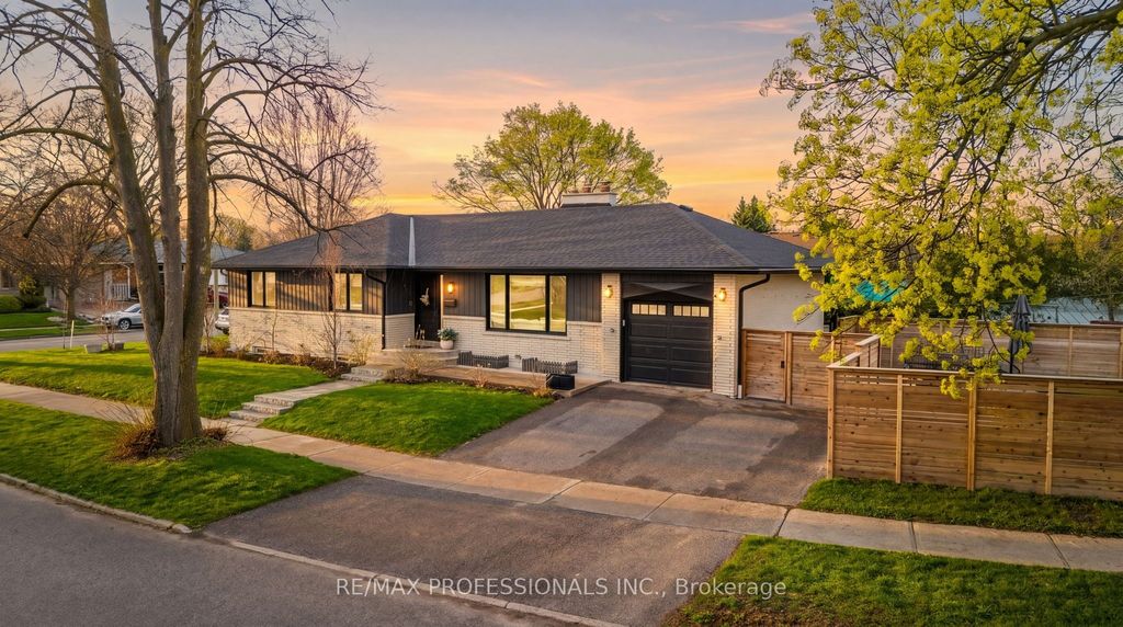 Photo of 2 Tewsley Place, Toronto, ON M9P 1N7 (MLS # W13063562)