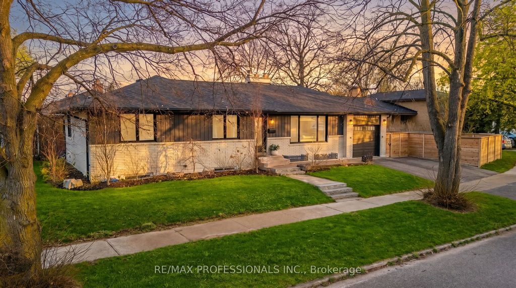 Photo of 2 Tewsley Place, Toronto, ON M9P 1N7 (MLS # W13063562)