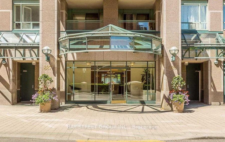 889 Bay Street 1503